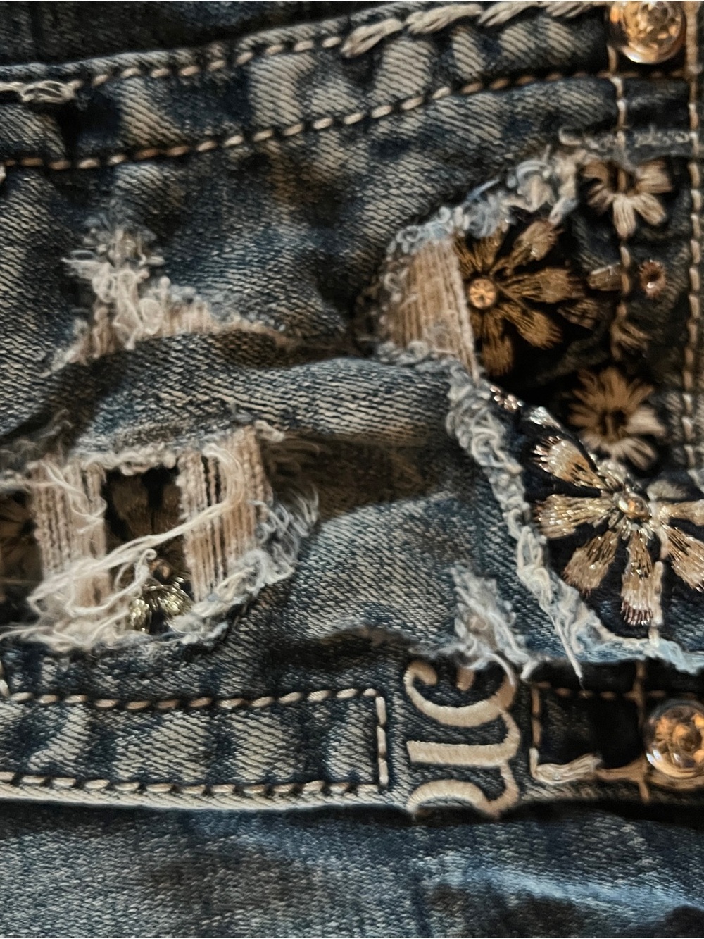 Miss Me Curvy Ankle Skinny Jeans Distressed Embellished Pockets Sz 27 Western - Picture 8 of 9